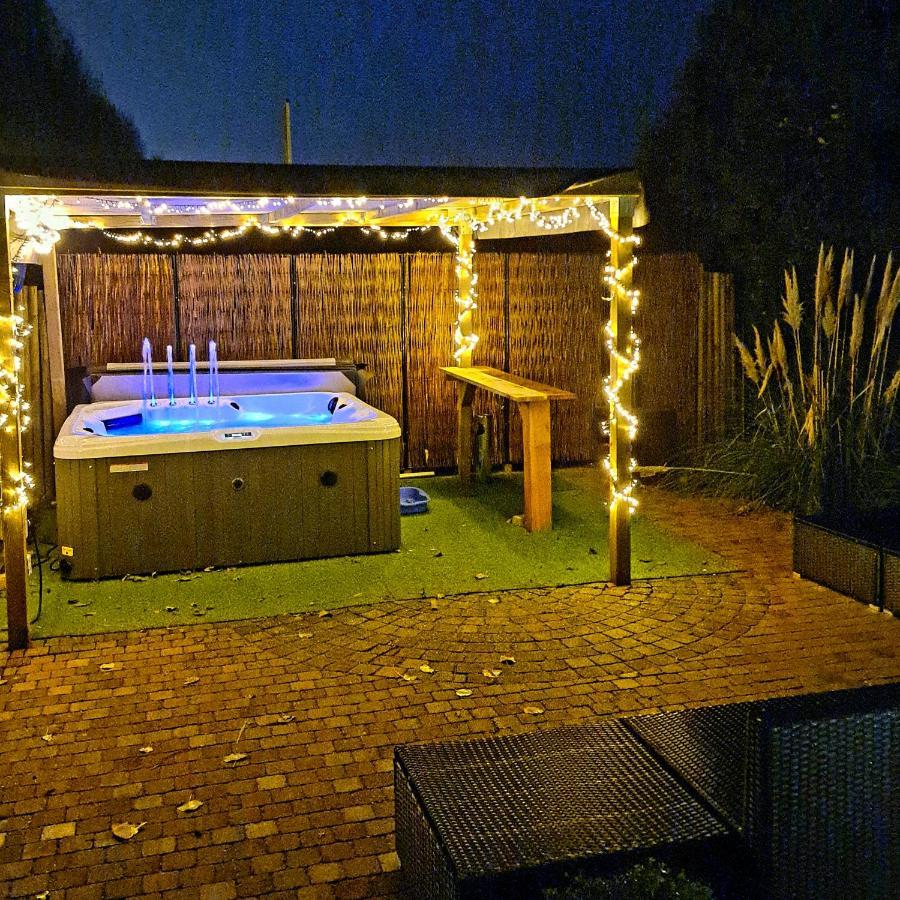 De Corner Van Zeeland Met Jacuzzi Sint Annaland Zewnętrze zdjęcie